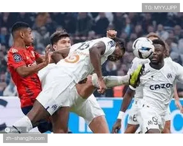 里昂防守卡位精准解围果断 构建法甲一流防守屏障体系 里昂防守卡位精准解围果断 构建法甲一流防守屏障体系